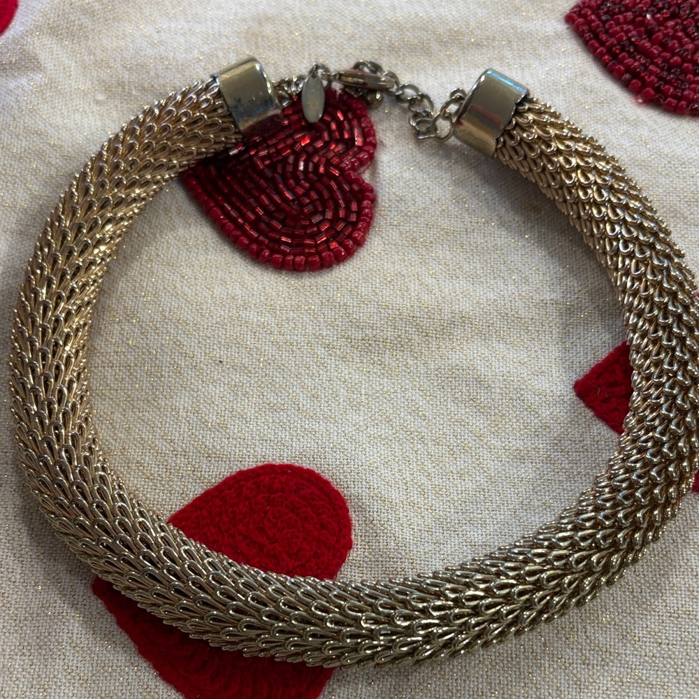 Elegant Gold Mesh Necklace